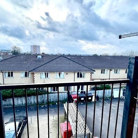 Holiday Flat In Central Slough Near To London Heathrow And Windsor With Free Car Park Extérieur photo